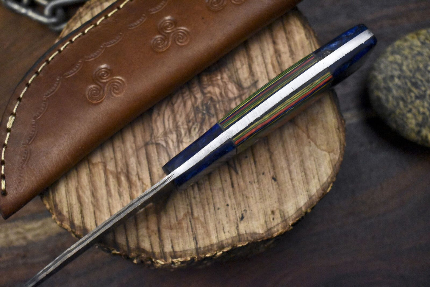 9.5 in Forged Skinner Knife w/Gut Hook Ladder Damascus Hard Wood Outdoor