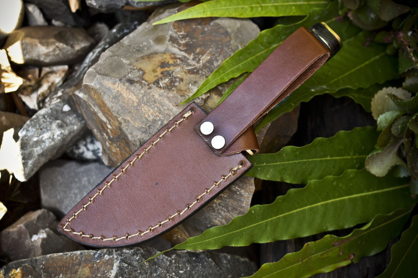 Twist Damascus Skinner Knife with Gut Hook and Corain Handle – 8.5" Custom Hunting Knife for Hiking with Sheath