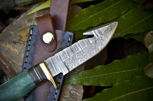 Twist Damascus Skinner Knife with Gut Hook and Corain Handle – 8.5" Custom Hunting Knife for Hiking with Sheath