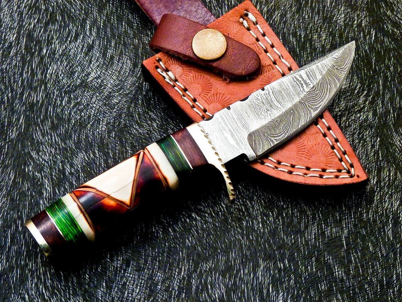 6" Compact Damascus Bowie Knife – Engraved Camel Bone & Hardwood Handle