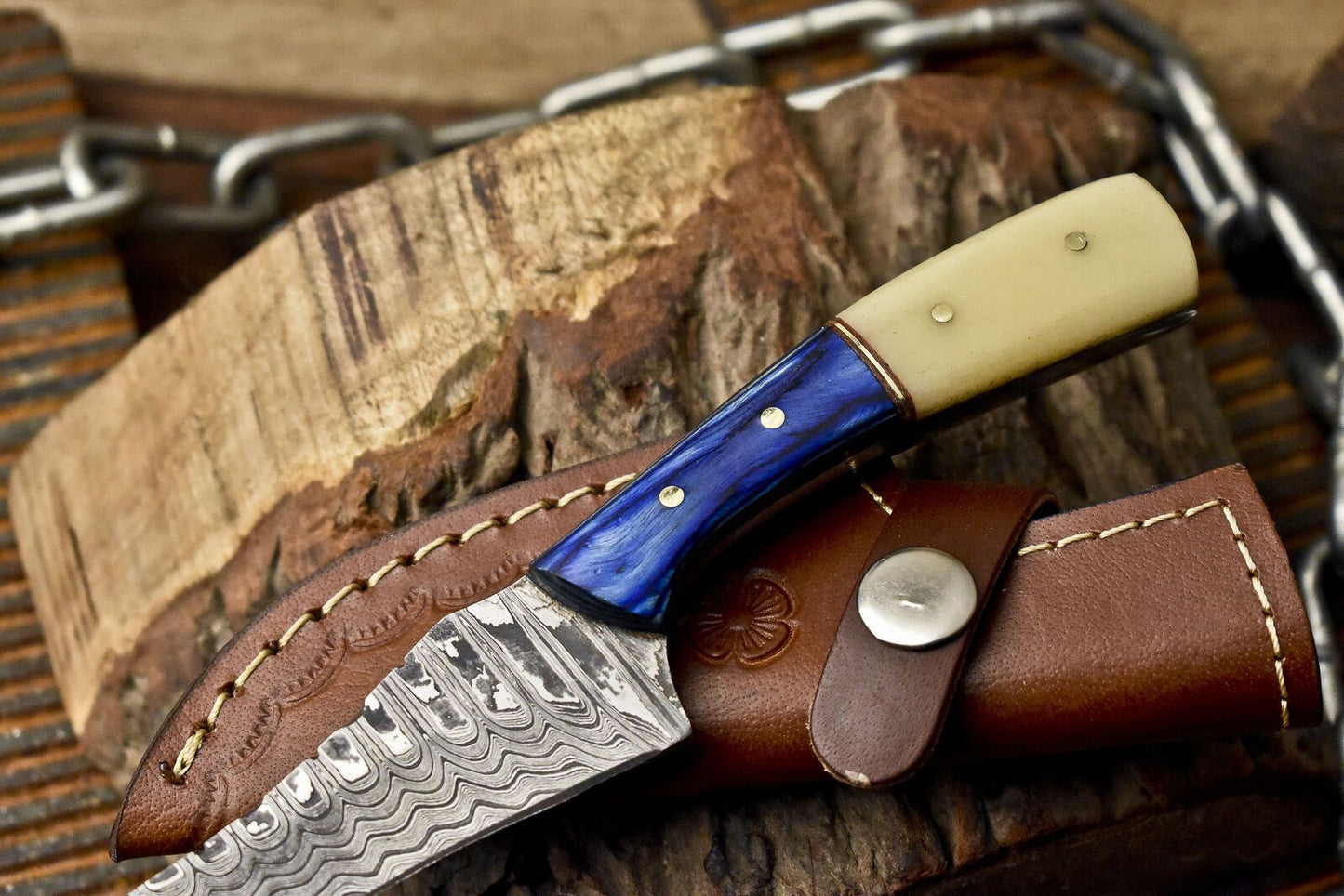Hot Item Skinner Knife Ladder Damascus Bone and Wood Tactical Rare with Leather Sheath