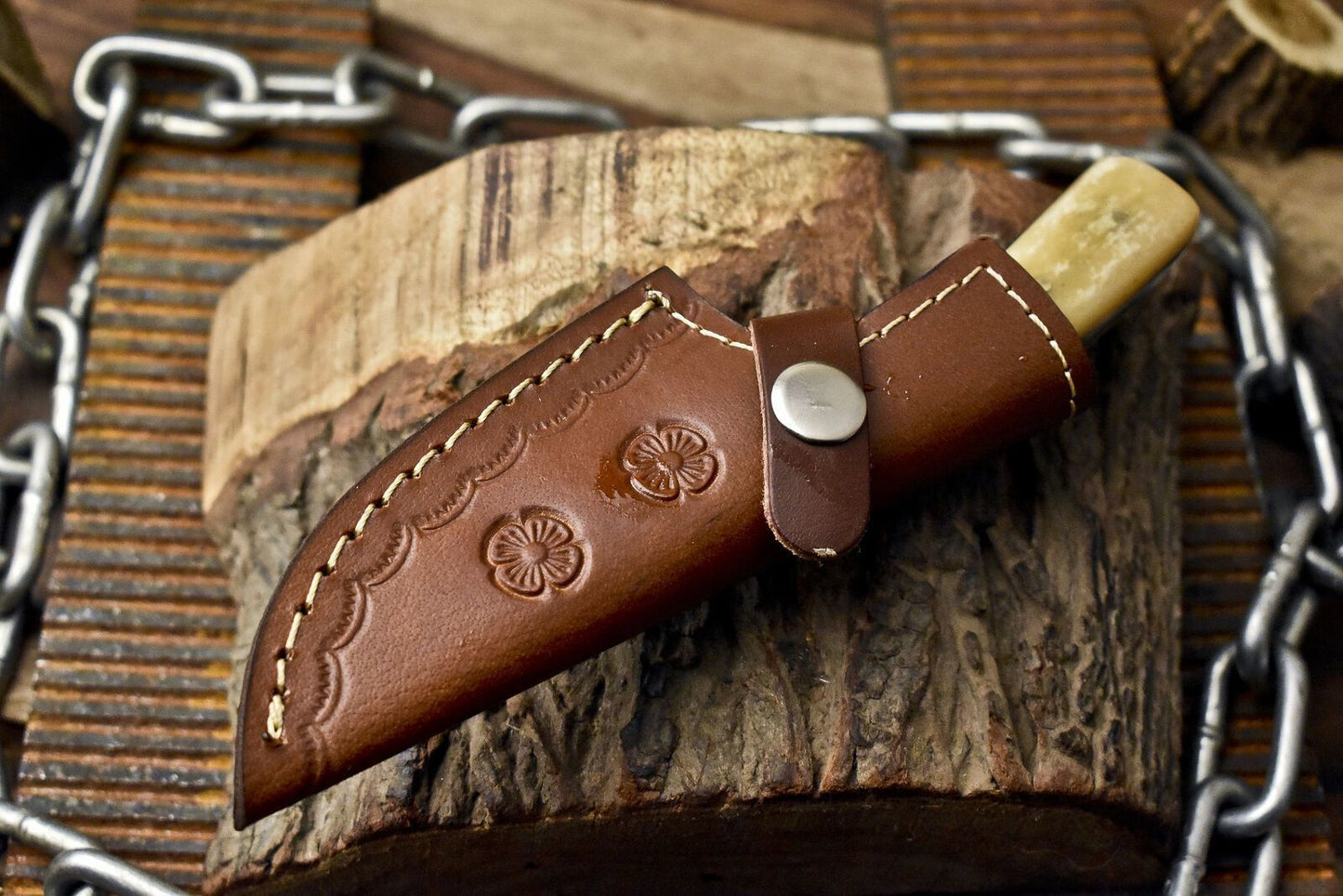 Hot Item Skinner Knife Ladder Damascus Bone and Wood Tactical Rare with Leather Sheath