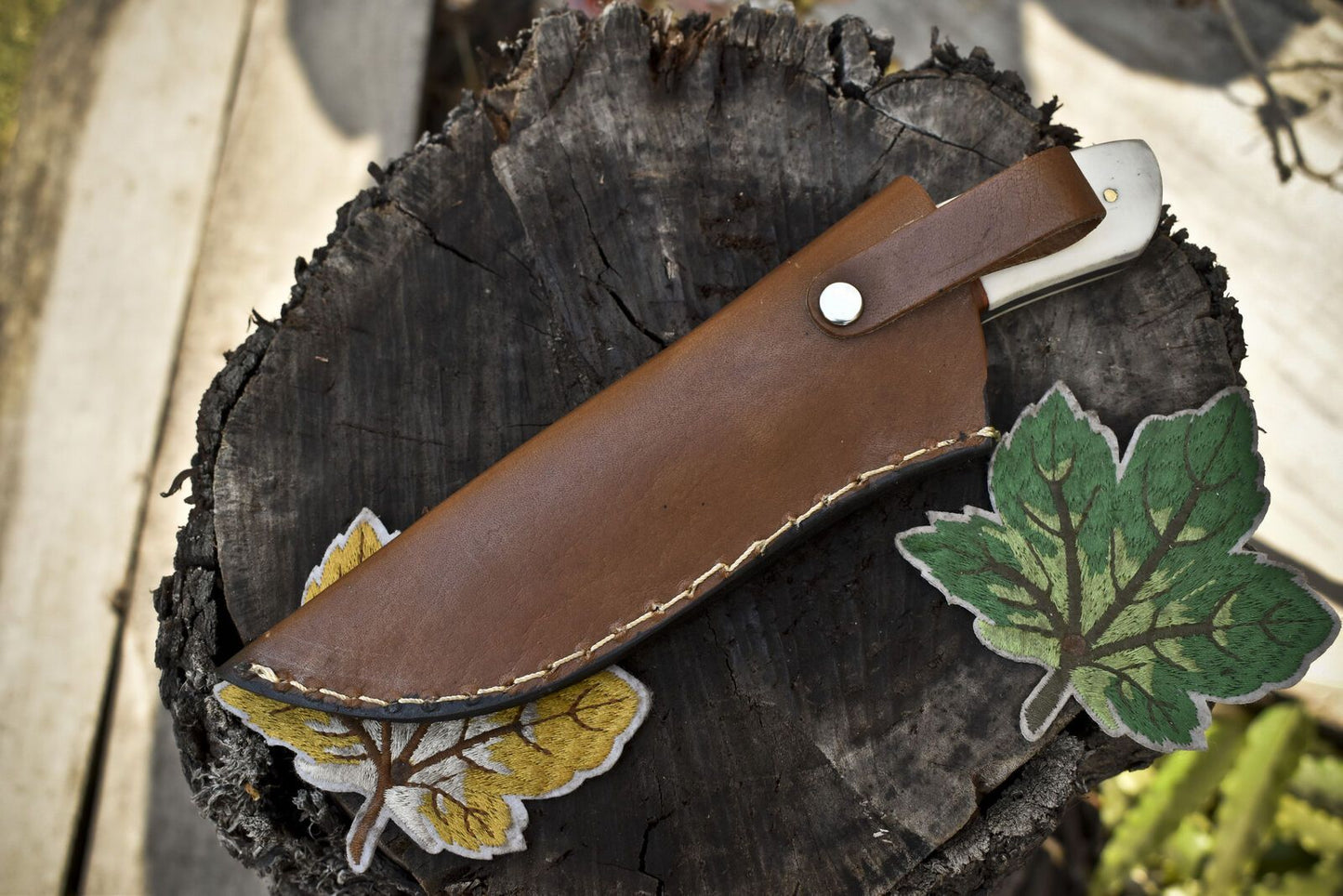 Handcrafted Twist Damascus Skinner Knife with Bone and Wood Handle – Premium Hunting Blade