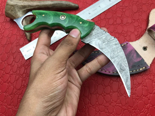 8" Handmade Damascus Karambit Best Karambit Damascus Steel Hunting Knife With Resin Handle