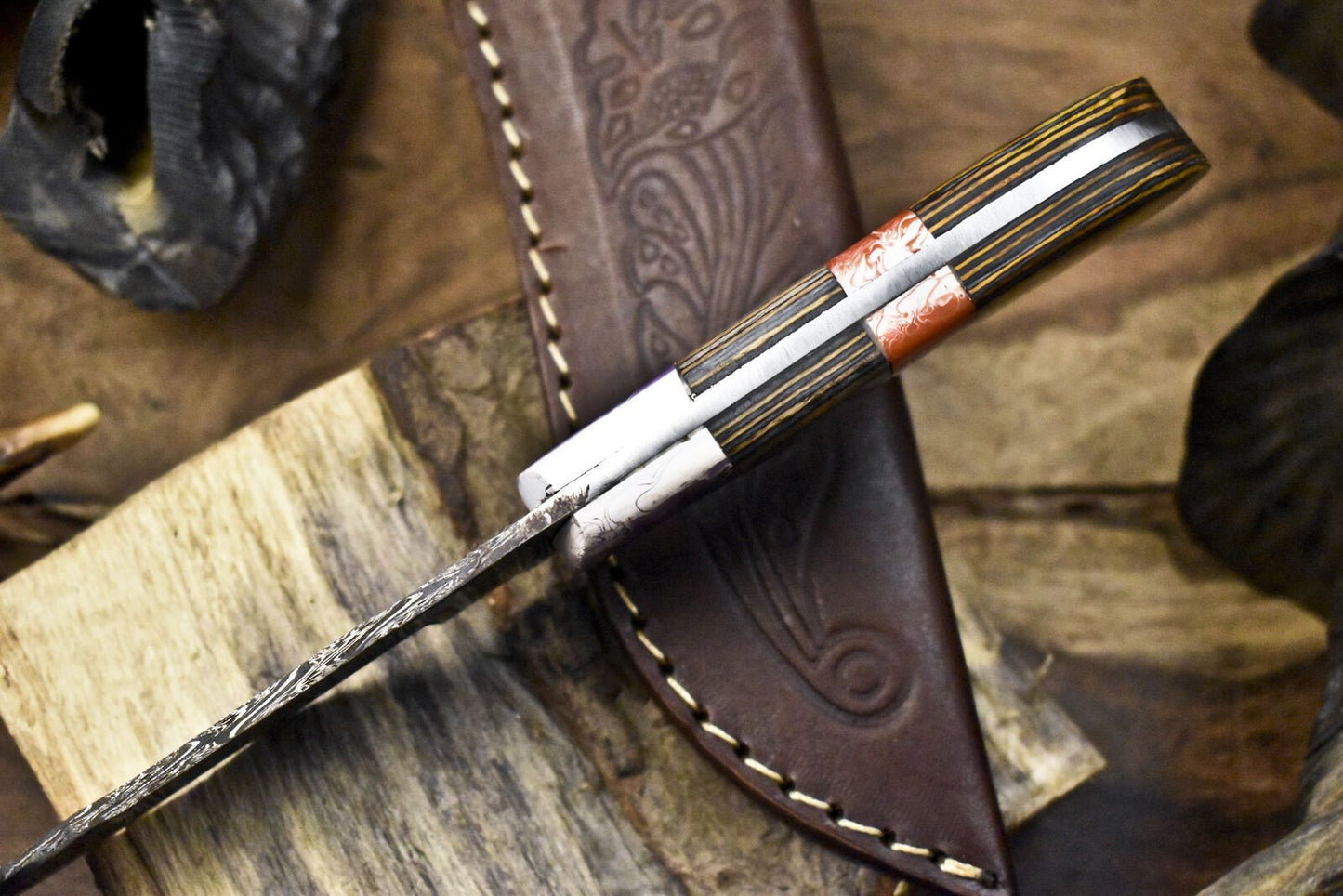 Hand Forged Twist Damascus Skinner Knife with Gut Hook and Hardwood Handle – Custom Hunting Knife with Leather Sheath