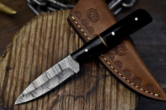 6.5" Forged Twist Damascus Skinner Knife with Bull Horn Handle – Unique Survival Blade