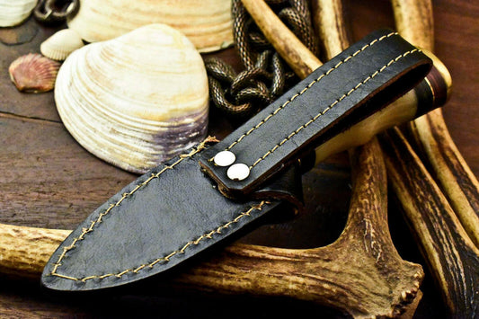 The Desert Nomad: Compact Hand-Forged Damascus Hunter with Etched Blade
