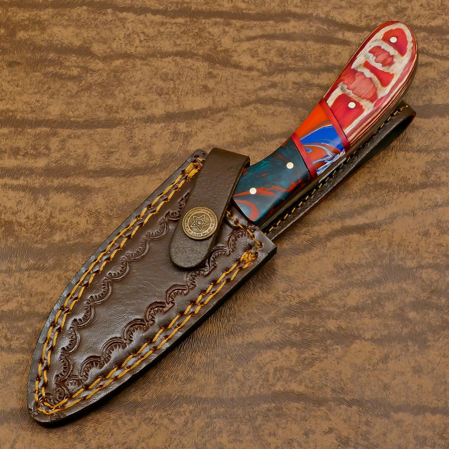 Handmade Damascus Skinner Hunting Knife with Resin and Wood Handle – Custom Damascus Steel Blade