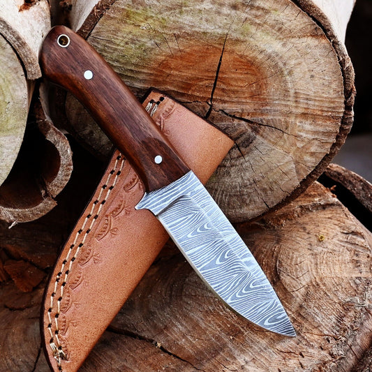 Custom Made Damascus Skinner Hunting Knife Hand Forged Damascus Steel Wood Handle