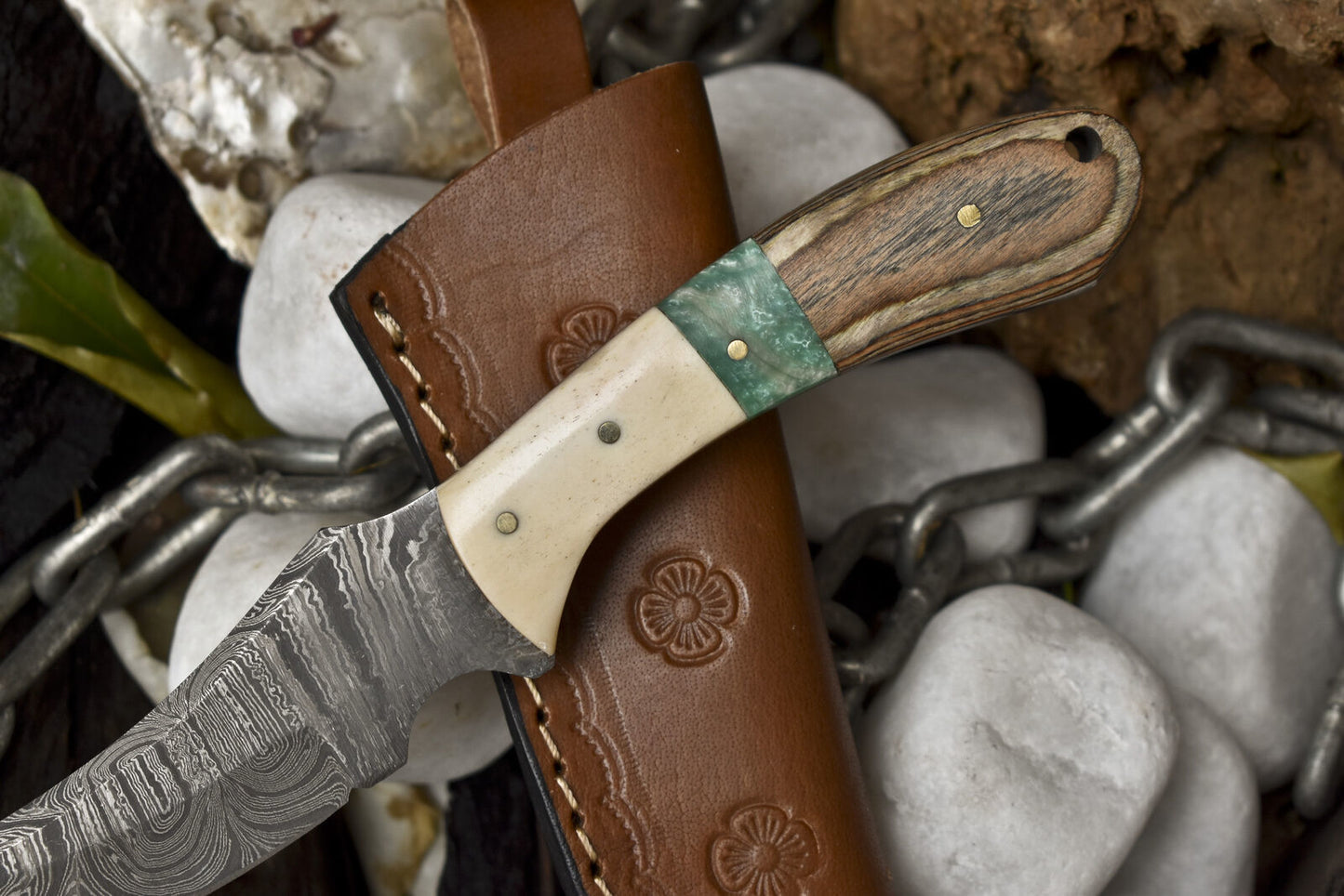 Twist Damascus Skinner Knife with Mixed Handle – Handmade Tactical Hunting Knife