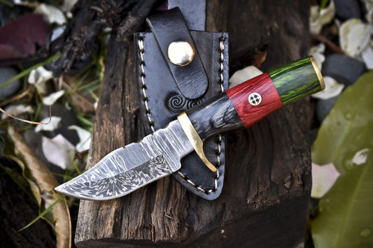 Compact Twist Damascus Skinner Knife with Hardwood Handle and Brass Guard – Handmade Custom Hiking Knife