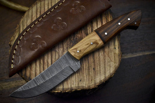 Custom Twist Damascus Skinner Knife with Walnut Wood Handle for Hunting and Sports