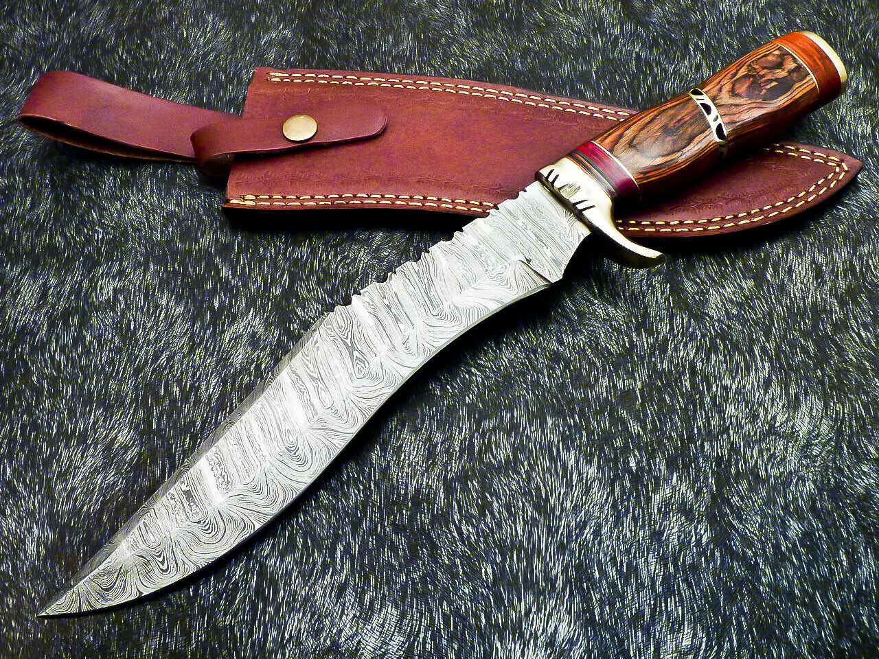 15" Hand-Forged Damascus Steel Bowie Hunting Knife – Hardwood Handle & Brass Bolster