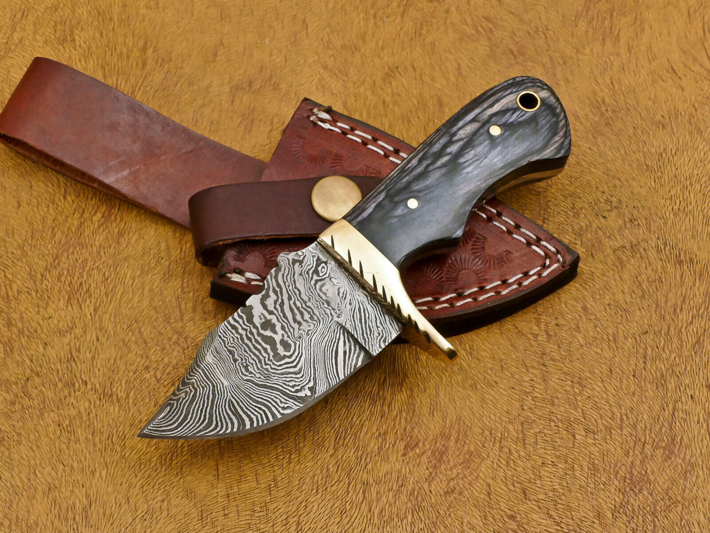 Custom Handmade Damascus Full Tang Bowie Hunting Knife – Wood Handle, Fixed Blade