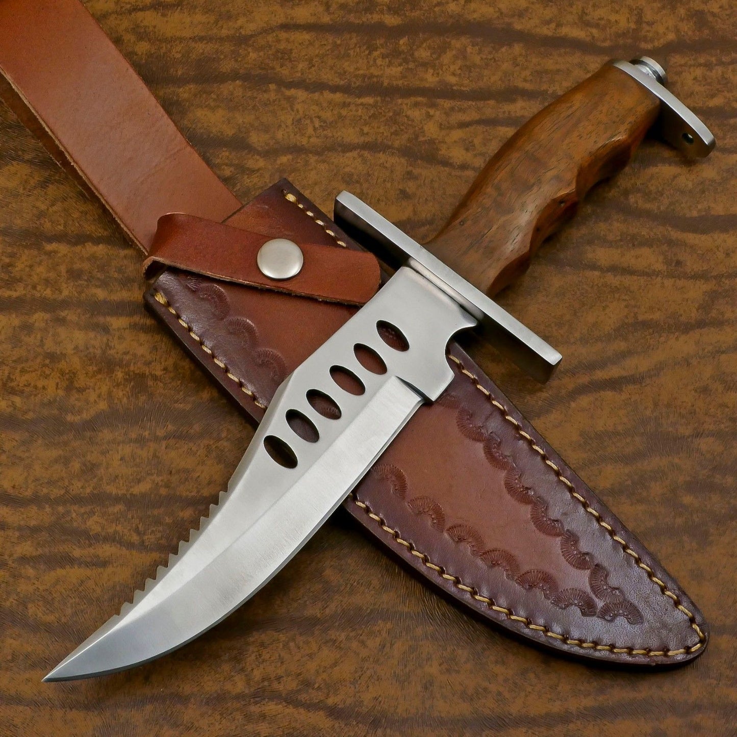 Custom Handmade D2 Steel Blade Hunting Bowie Sport Knife