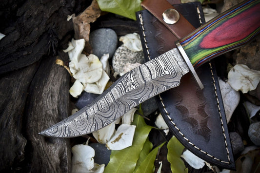 9.5 Inch Handmade Hunting Skinner Knife Twist Damascus Hard Wood Survival