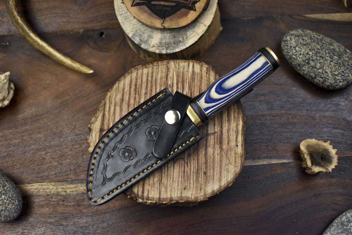 Custom Forged Damascus Skinner Knife with Gut Hook and Hardwood Handle – Hunting, Hiking, and Outdoor Skinning Knife with Leather Sheath