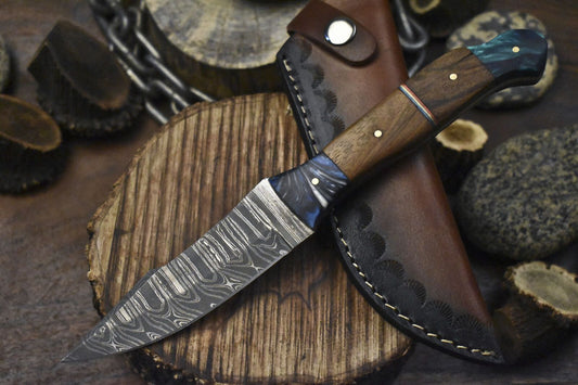 Twist Pattern Damascus Skinner Knife with Walnut Wood Handle – Custom Handmade Hunting Blade