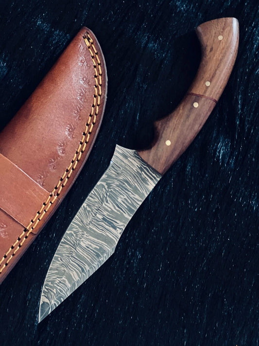 Heritage Forge 9.5 Inch Damascus Skinner Knife with Camel Bone and Wood Handle