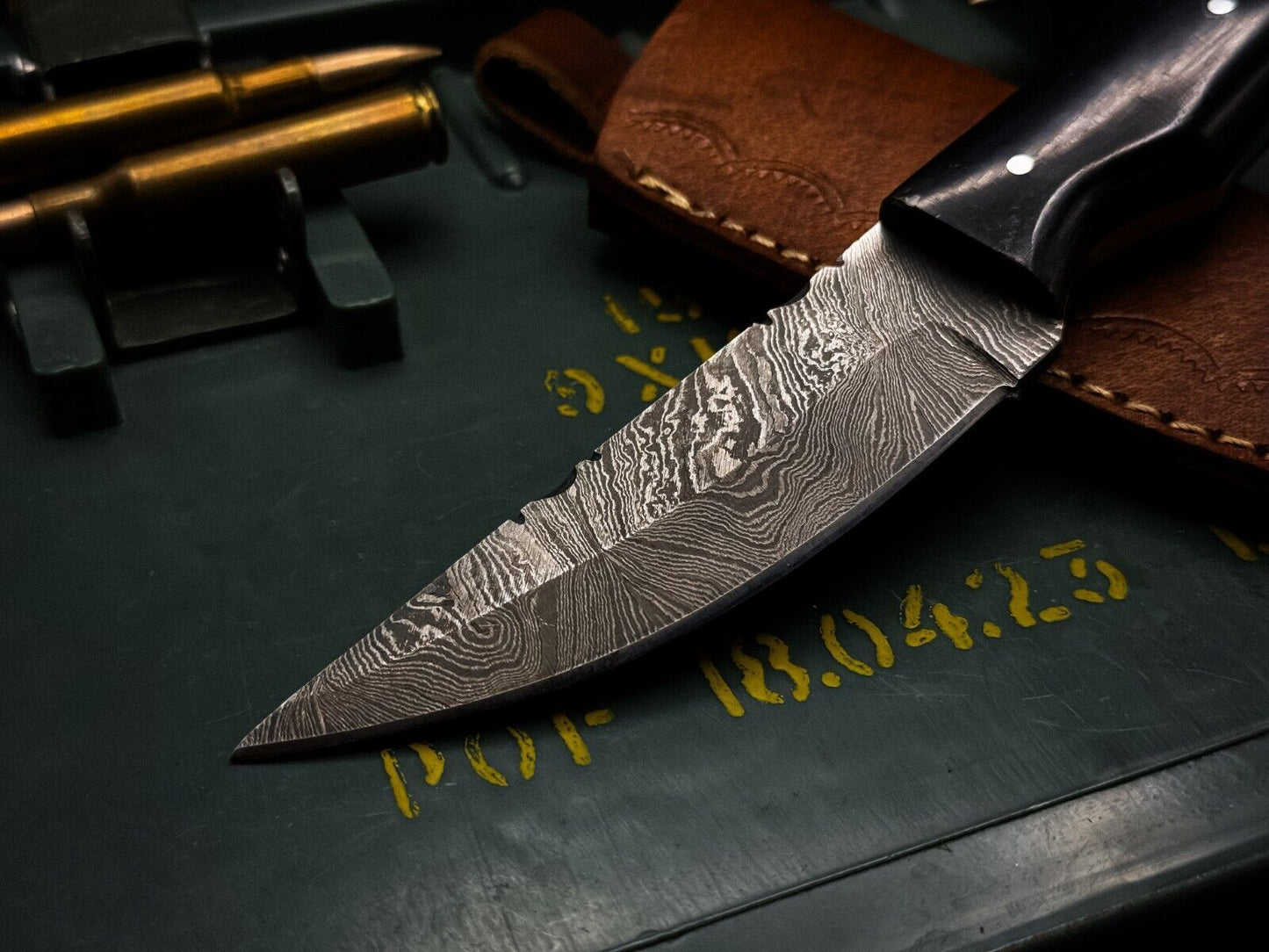 Handmade Damascus Steel EDC Hunting Survival Knife, Horn Handle with Leather Sheath
