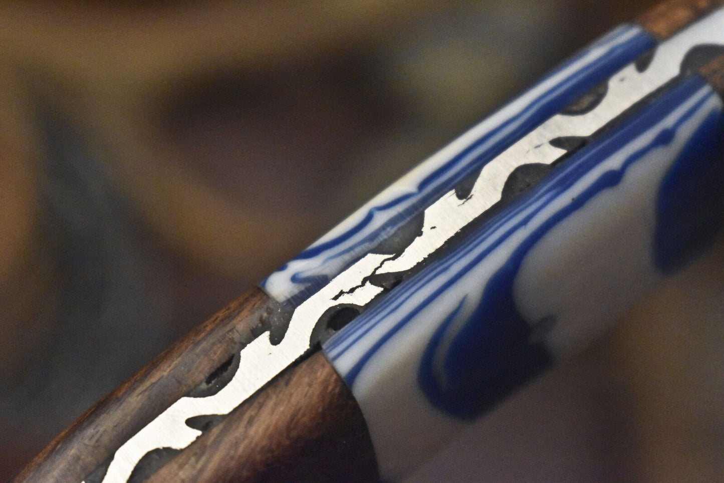 Twist Damascus Skinner Knife with Corain Handle and Wooden Bolster Tactical Hunter