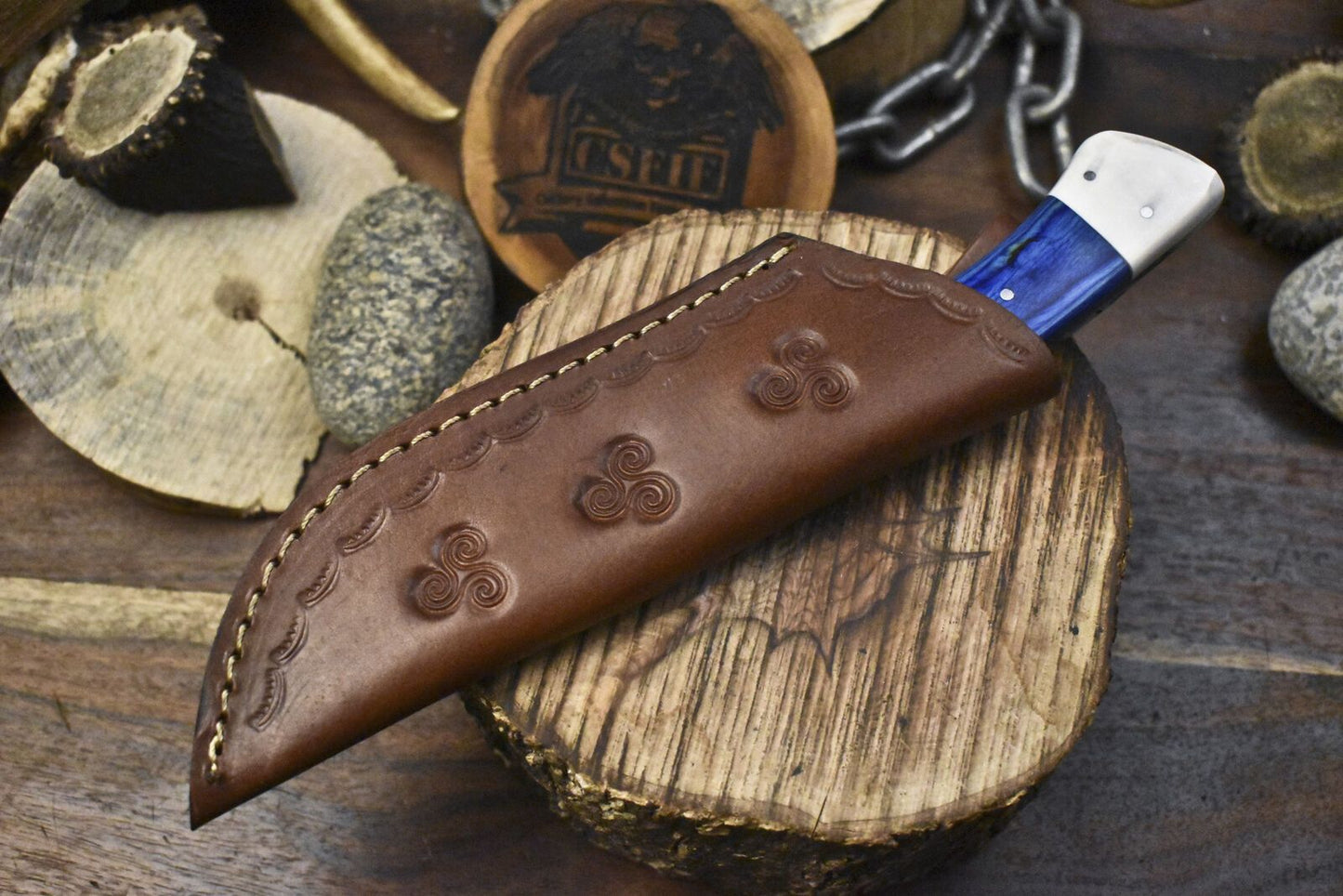 Hand Forged Damascus Skinner Knife Twist Pattern with Hardwood Handle – Custom Hunting Knife for Sale