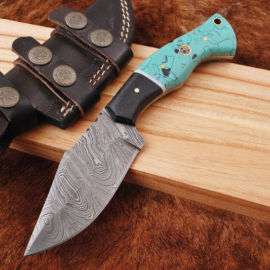 8 Inch Full Tang Damascus Hunting Skinner Knife – Handmade with Leather Sheath