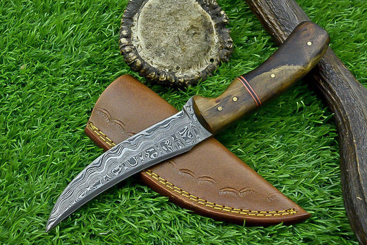 9 Inch Custom Damascus Steel Hunting Knife with Natural Wood Handle and Sheath