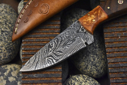 Handmade 8 Inch Damascus Skinner Knife with Twist Pattern Blade and Walnut Wood Handle – Custom Hunting Skinner Knife