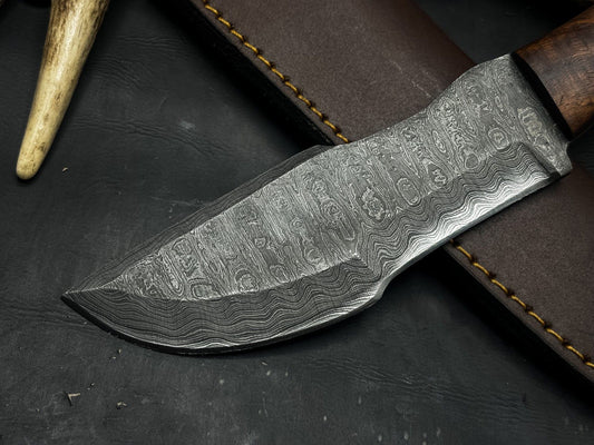 Handmade Damascus Steel Hunting Tracker Knife – Full Tang EDC Drop Point with Wood Handle & Leather Sheath