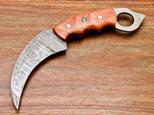 Damascus Karambit Knife Karambit Damascus Steel Hunting Knife with Hardwood Handle