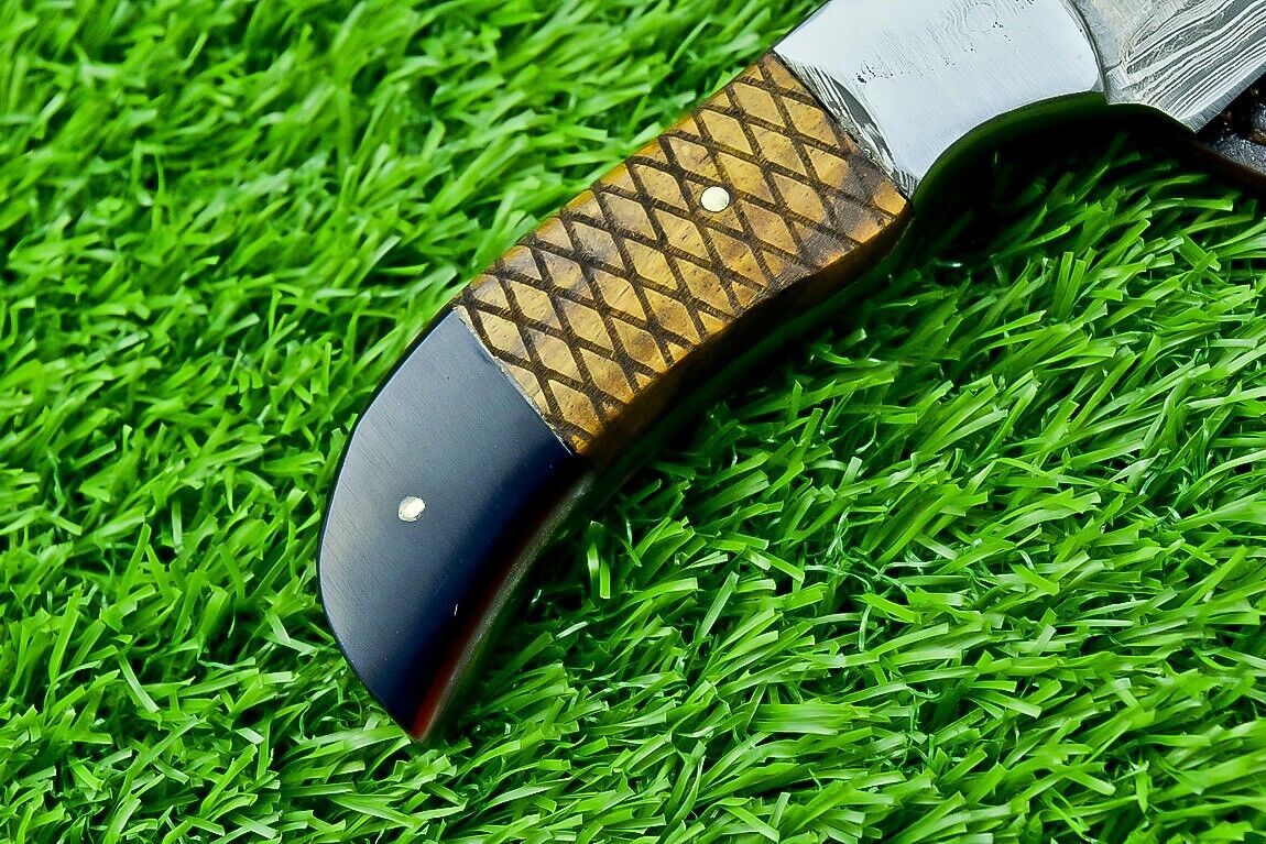 8.25" Damascus Bowie Knife – Full Tang with Olive Wood & Buffalo Horn Handle