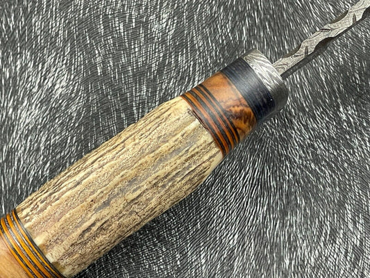 8 Inch Handmade Damascus Hunting Knife with Stag Horn and Hardwood Handle