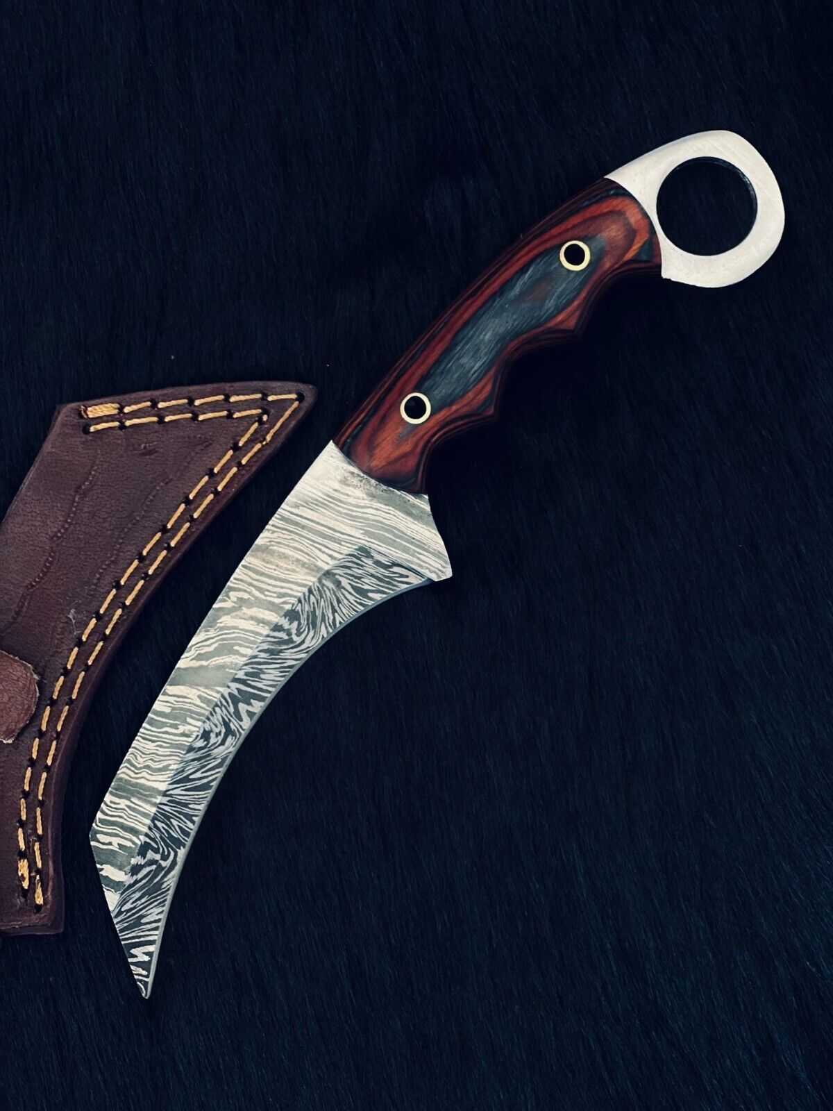 9.25" Custom Handmade Twist Damascus Steel Bowie Hunting Knife – Stained Camel Bone & Natural Wood Handle