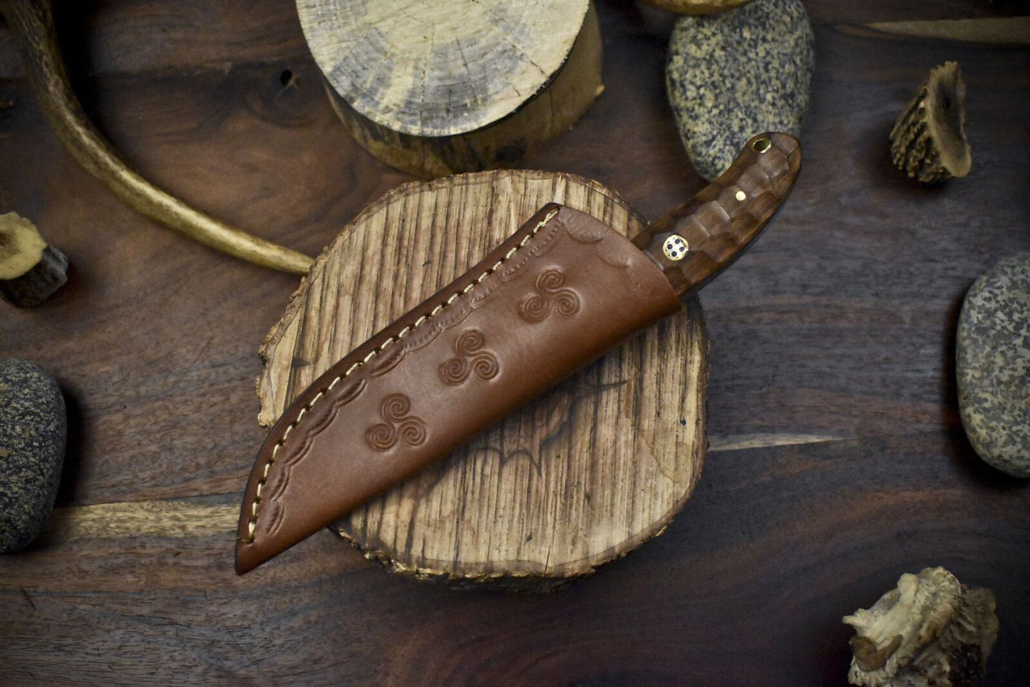 Twist Damascus Skinner Knife with Walnut Wood Handle – 8.5" Handmade EDC Hunting Blade