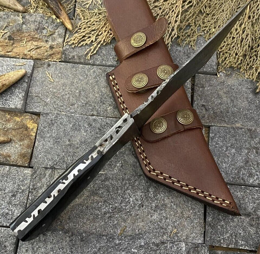 Handmade Bushcraft Tracker Hunting Knife – Hand Forged Damascus Steel with Bull Horn Handle & Leather Sheath