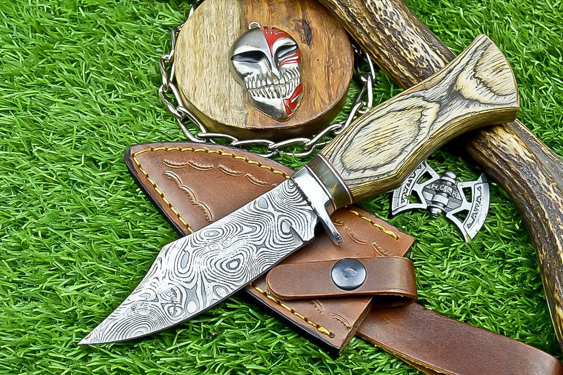 9" Premium Handmade Damascus Bowie Knife – Wood Handle & Leather Sheath