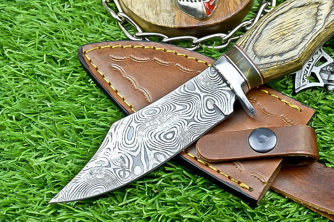 9" Premium Handmade Damascus Bowie Knife – Wood Handle & Leather Sheath