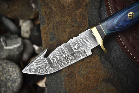 Handcrafted Twist Damascus Skinner Knife with Gut Hook and Hardwood Handle – Custom Hunting Sports Knife
