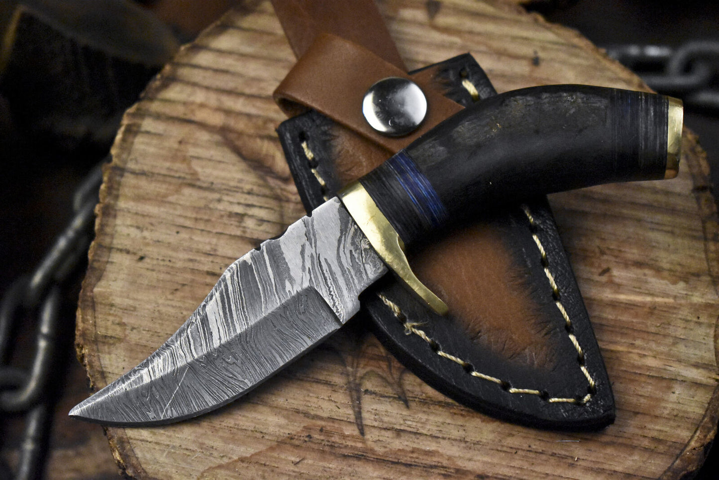 Hand Forged Twist Damascus Skinner Knife with Bull Horn Handle and Brass Guard – Compact Hunting Blade