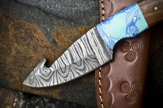 Twist Damascus Gut Hook Skinner Knife with Walnut Wood Handle – Custom Handmade Hunting Knife