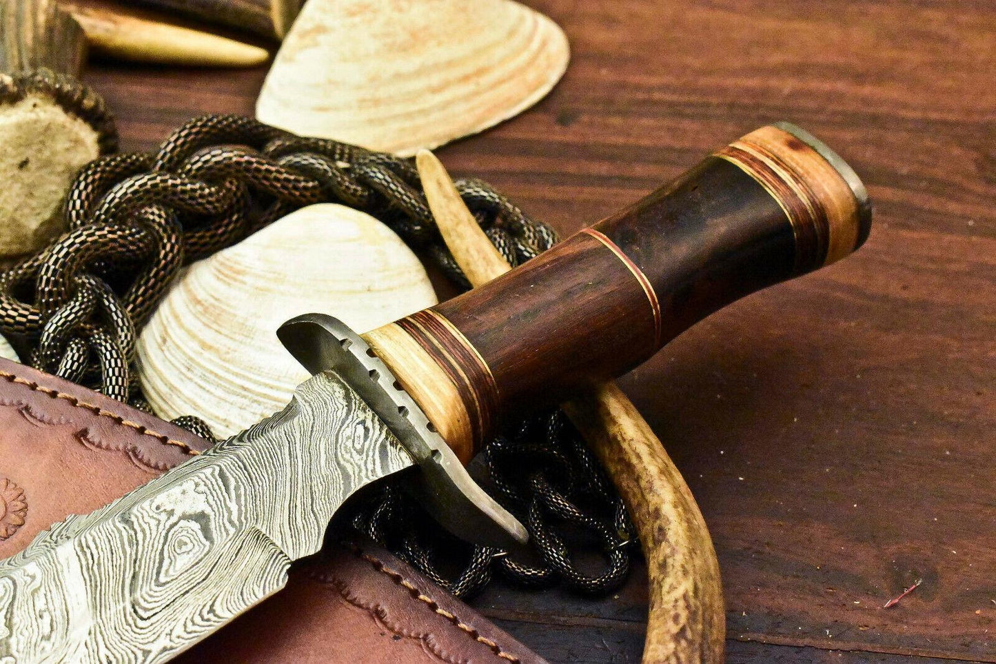 Custom Handmade Damascus Bowie Hunting Knife – Walnut Wood Handle