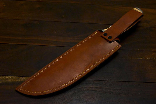 The Duneshadow: A One-of-a-Kind Damascus Trailing Point Hunter with Camel Bone Handle