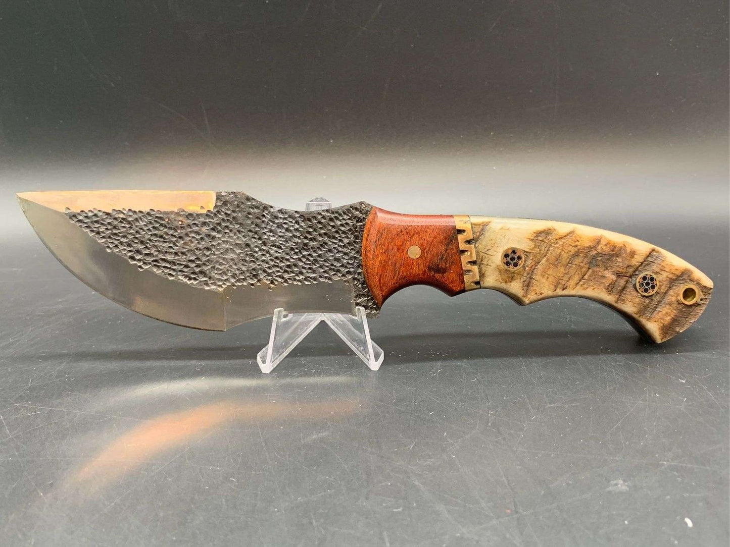 Whole Earth Supply Tracker Knife – Hammered Damascus Hunting & Skinning Knife with Stag Handle