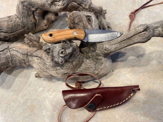 5" Small Skinner Knife – Damascus Steel Blade with Blonde Wood Handle & Leather Sheath