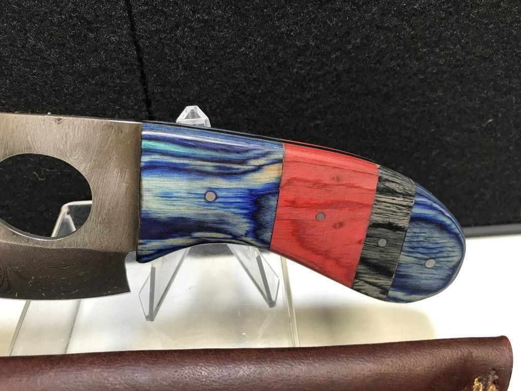 Damascus Steel Gut Hook Skinner Knife – Wooden Handle with Custom Leather Sheath