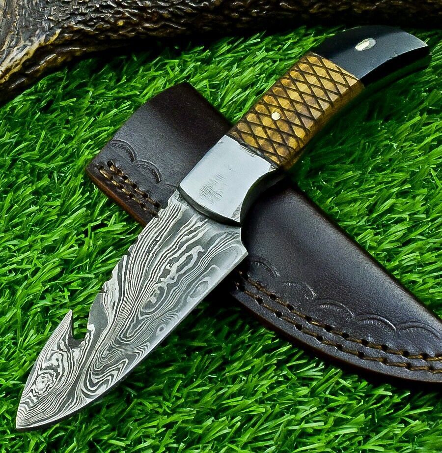 8.25" Damascus Bowie Knife – Full Tang with Olive Wood & Buffalo Horn Handle