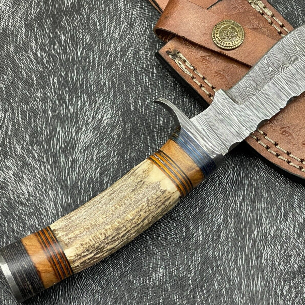 8" Handmade Damascus Bowie Knife – Stag Horn & Hardwood Handle with Sheath
