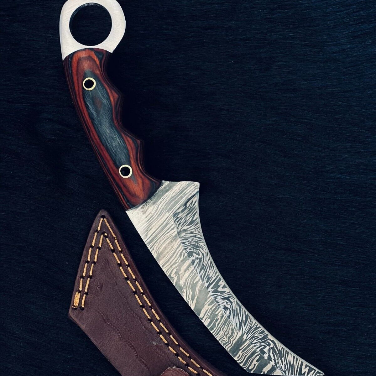 9.25" Custom Handmade Twist Damascus Steel Bowie Hunting Knife – Stained Camel Bone & Natural Wood Handle