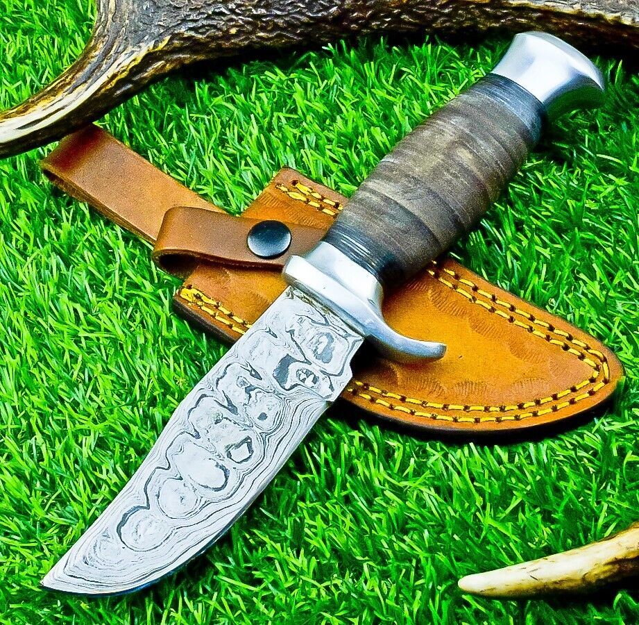 9.5 Inch Damascus Steel Bowie Knife with Leather and Hardwood Handle